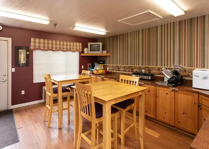 The Kingsley Suites